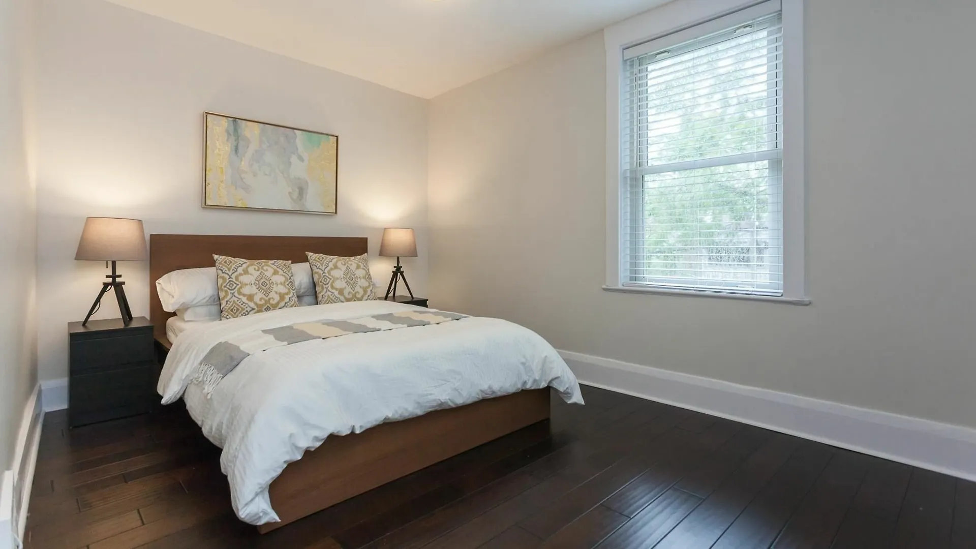 Applewood Suites - 4 Bdrm Danforth House contacts